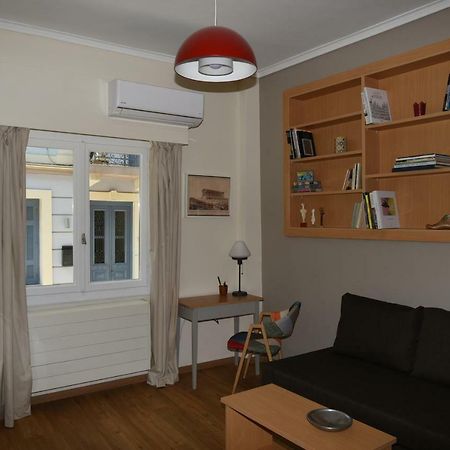 Miranda'S Apartment In Thissio Athens Exterior photo